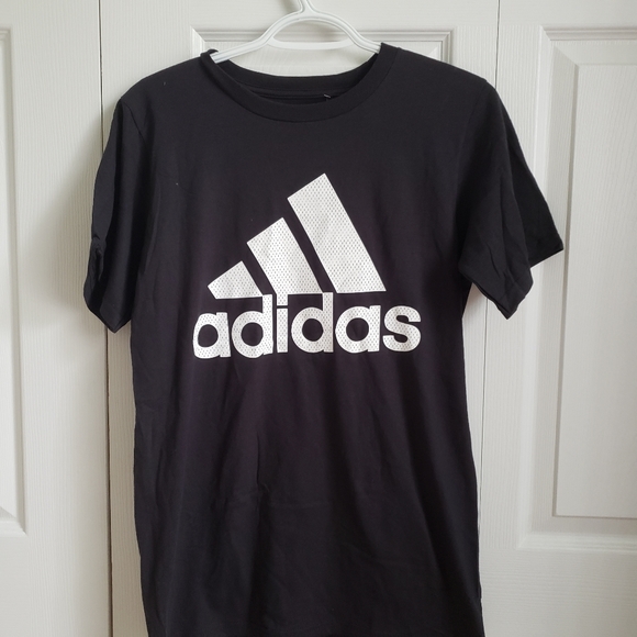Adidas T-Shirt new with tag with high quality - Picture 1 of 4